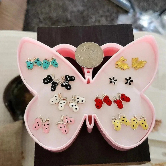 Earrings Set Of Butterflie NWT - Picture 2 of 2